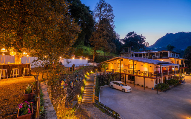 goSTOPS Nainital - Hostel