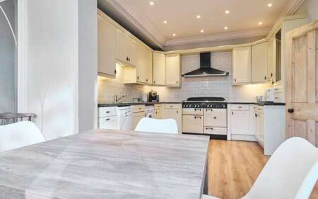 Host Stay Bellevue Road