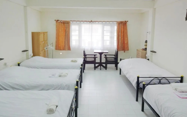 Peace Pool Boutique Hostel