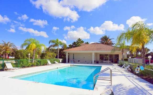 L'Pavia - Two Bedroom Condo