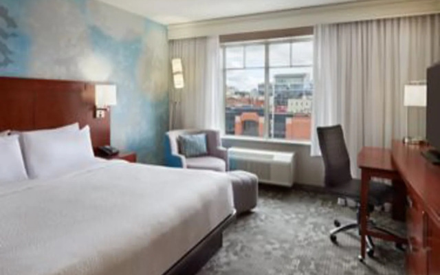 Courtyard by Marriott Downtown Ottawa