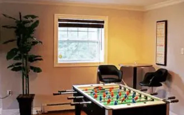 Drake Devonshire and Motor Inn