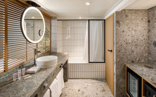 Alpha Palmiers by Fassbind