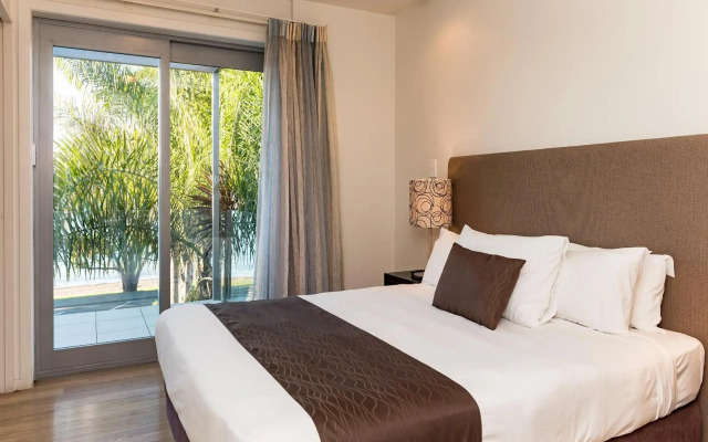 Sea Spray Suites