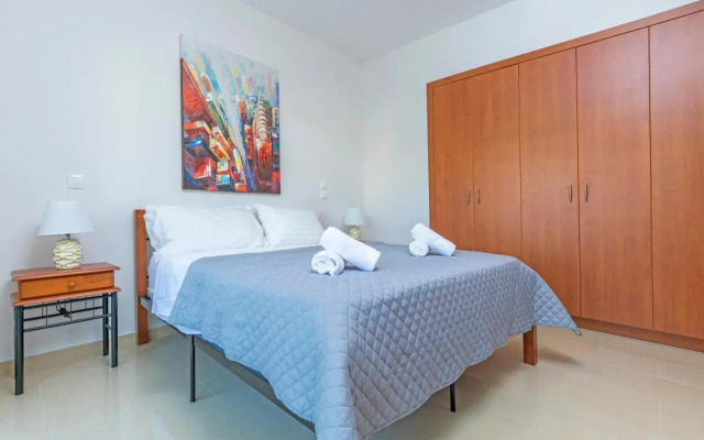 Central Luxurious Apartments Close to the Sea