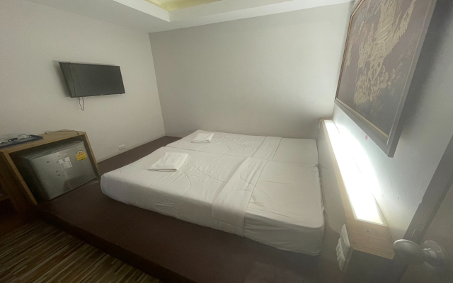 Landmark Patong Hotel by ZUZU