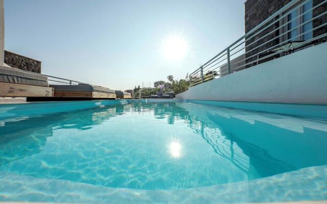 BlackStone Luxury Suites