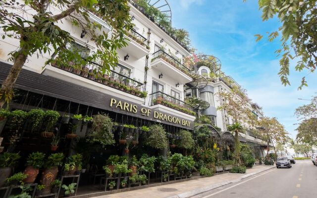 Paris Of Dragonbay Hotel