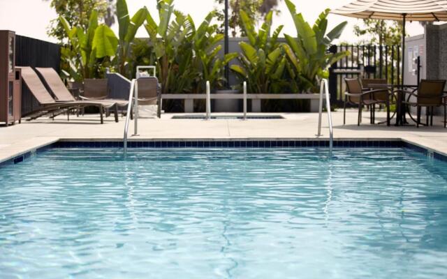 Hyatt Place Austin / Lake Travis / Four Points