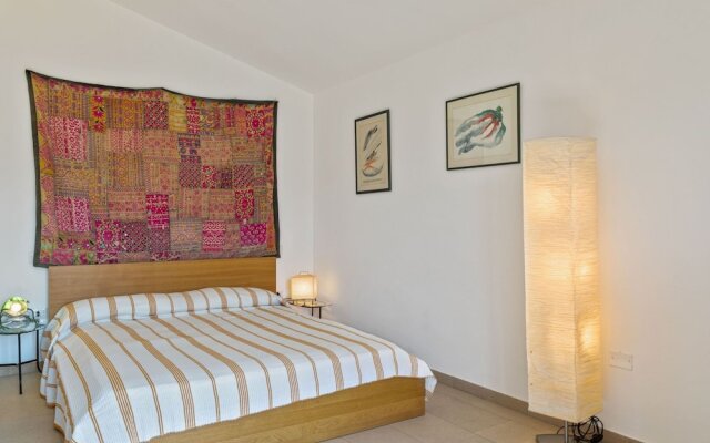 Relaxing Bosa Stay With Veranda