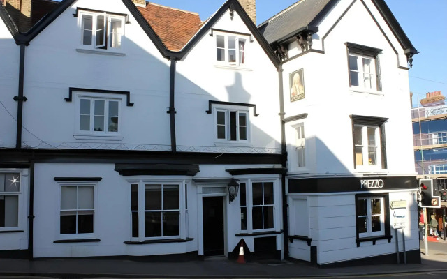 George Hotel