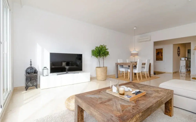 Lovely Apartment With Shared Pool