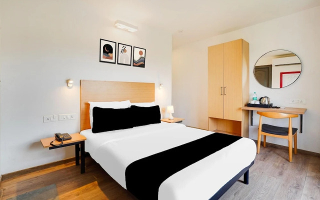 Modern Spacious Room Near Madiwala Lake BTM Layout