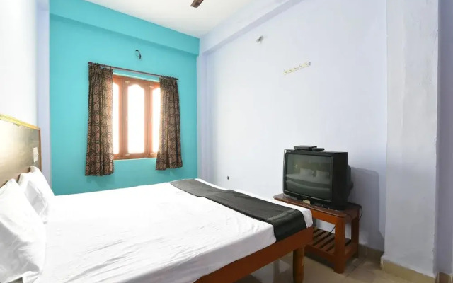 SPOT ON 39866 Hotel Dhruvathara