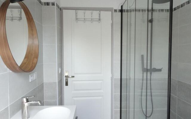 Semi-detached House, Brehal