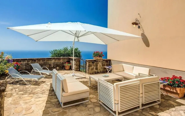 Villa Rococo - Luxury Period Villa With Pool and sea Views