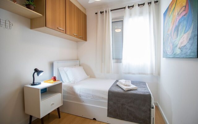 3 Bedrooms - Modern - Close to the Mall