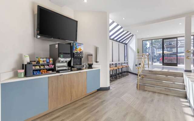 Comfort Inn & Suites Irvine Spectrum