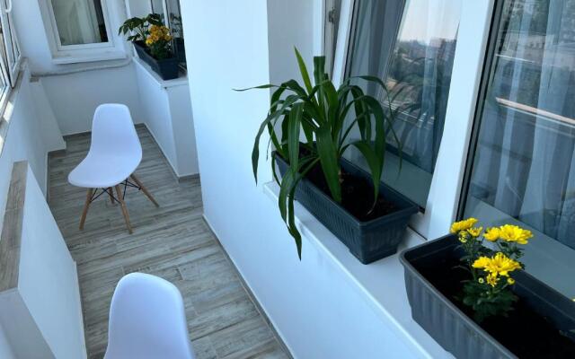 2 rooms apartment Airy & Bright PALAS Center