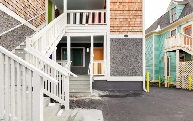 Downton Annie Apartment Two 2BD 1BA Parking