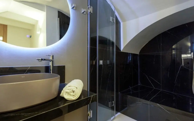 Cozy 2BD Duplex in Seville Center Gran Poder