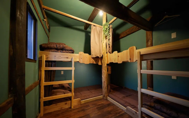 GLAMPiC GUESTHOUSE - Hostel