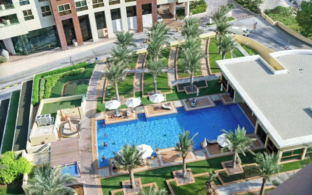 Luxury 2BR Apartment + Maid's Room | Close to Nakheel Mall