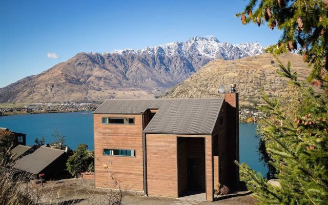 Modern Alpine Living with Spectacular View