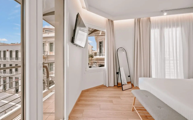 Planis Str Urban Suites