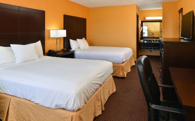 Days Inn & Suites by Wyndham Byram