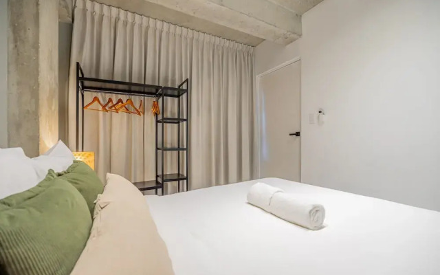 w Lively 2BR in Plaza Herrera