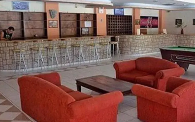 Apple Hotel