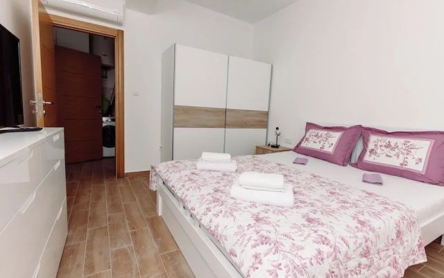 Waterfront Apartment Petrovina