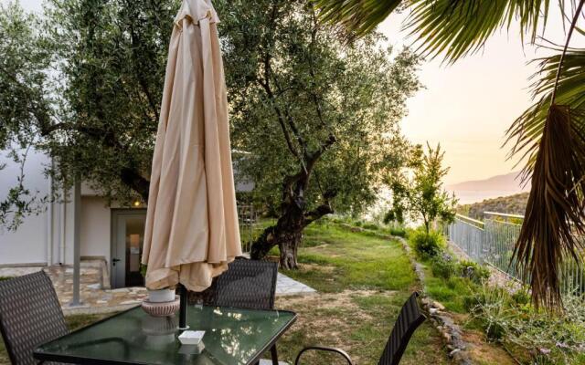 Kitries Summer Getaway - Eden Seaside Suite
