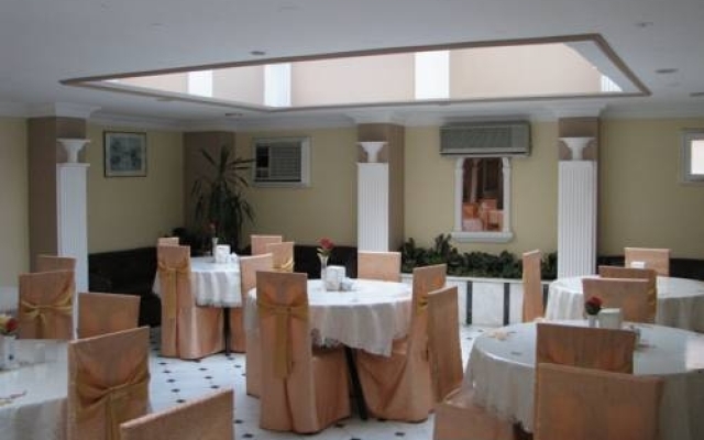 City Hotel
