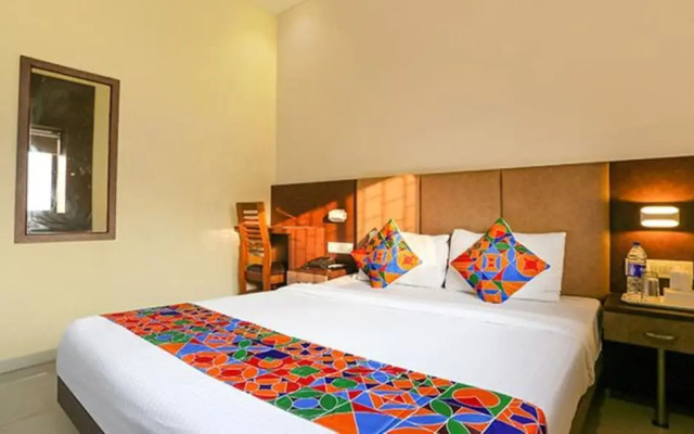 Fabhotel West Inn
