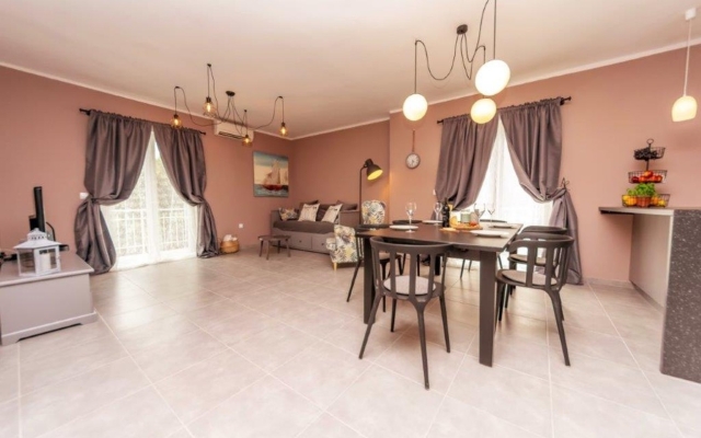 Apartment Darko 2 - 50 m from sea: A6 Sukosan, Zadar riviera