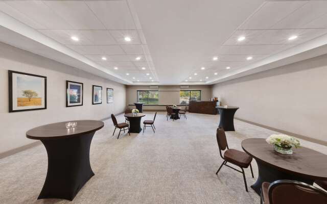 Embassy Suites by Hilton Milwaukee Brookfield