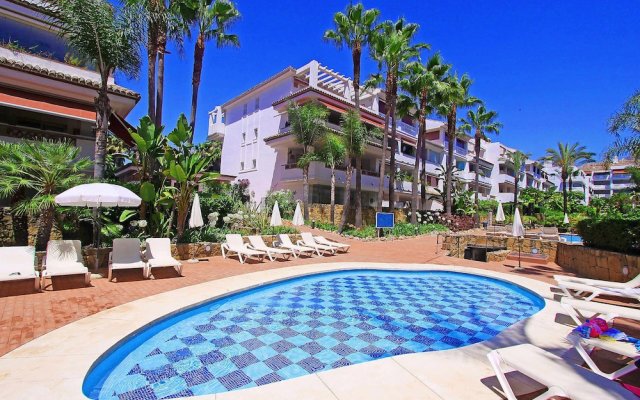 1105 Beachfront Apartment Marbella Golden Mile 4 Pools