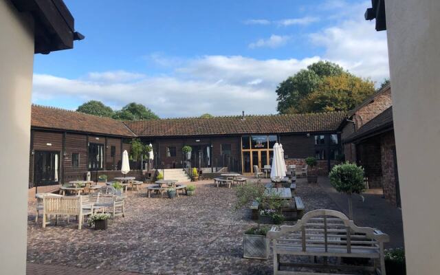 Muddifords Court