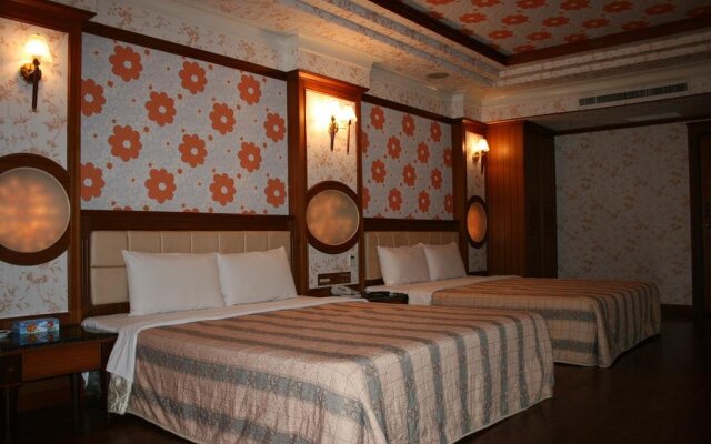 Love-Shu Business Motel