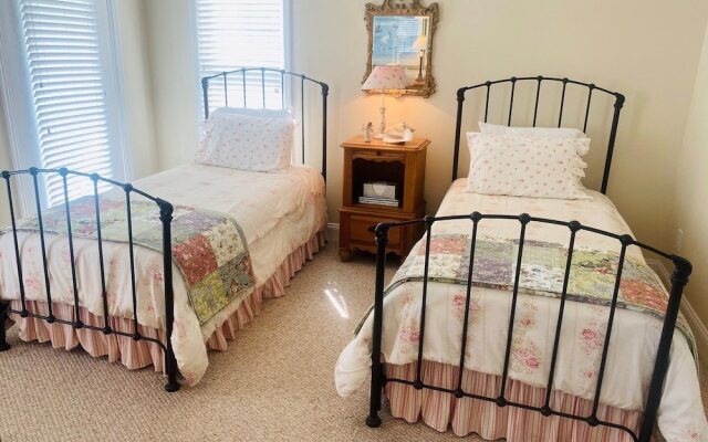 Cook's Cape - 4 Br Home