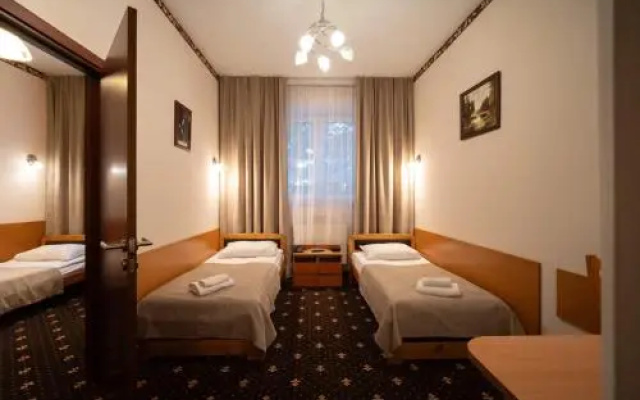 Hotel Trylogia