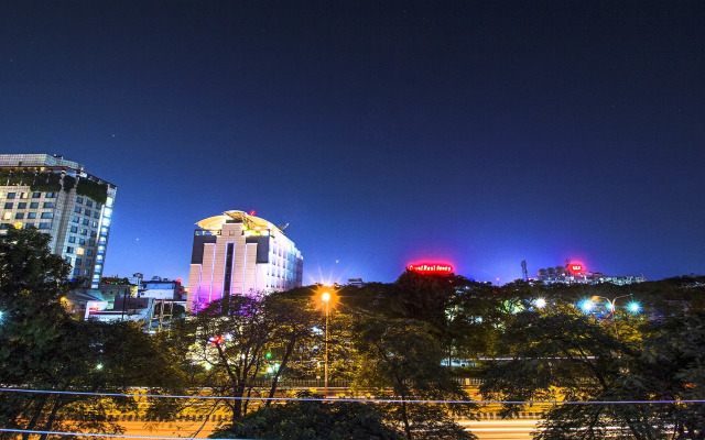 Fabhotel Prime Avenue
