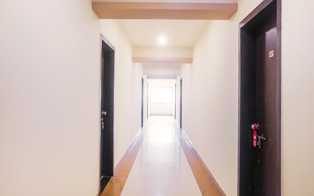 OYO 13583 Hotel Paradise Inn