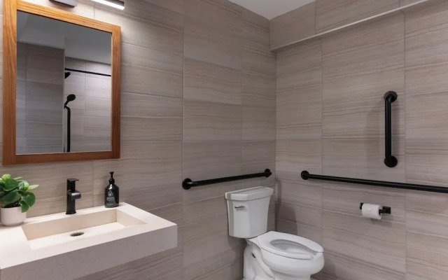 The Wave at Marblehead