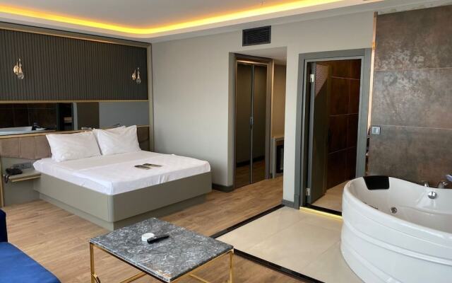 216 Ruby Suite