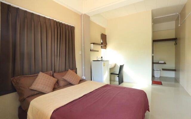Eco Khaolak Accommodation Hotel