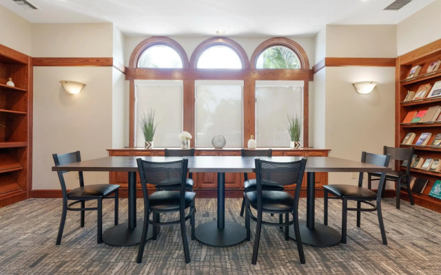 Chase Suites Hotel Brea-Fullerton
