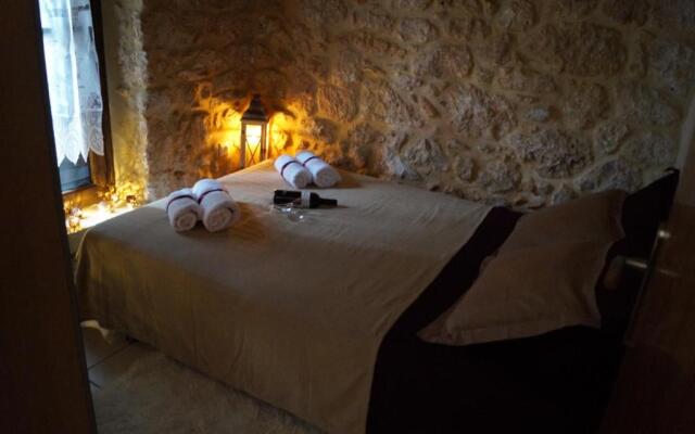 Niko's Stone Guest House
